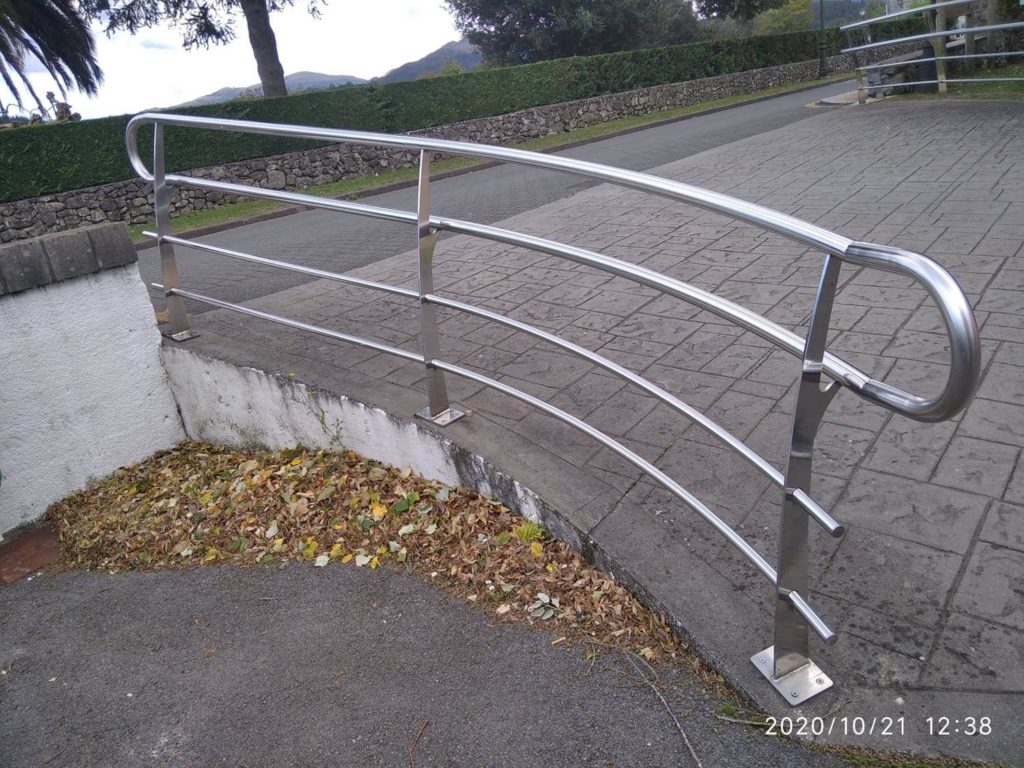 Barandilla de acero inoxidable curva